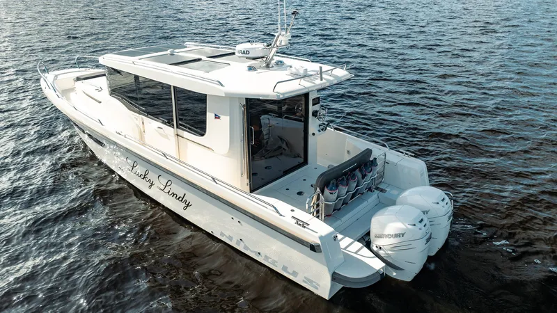 Lady Lindy Yacht Photos Pics 