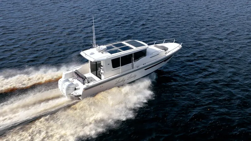 Lady Lindy Yacht Photos Pics 