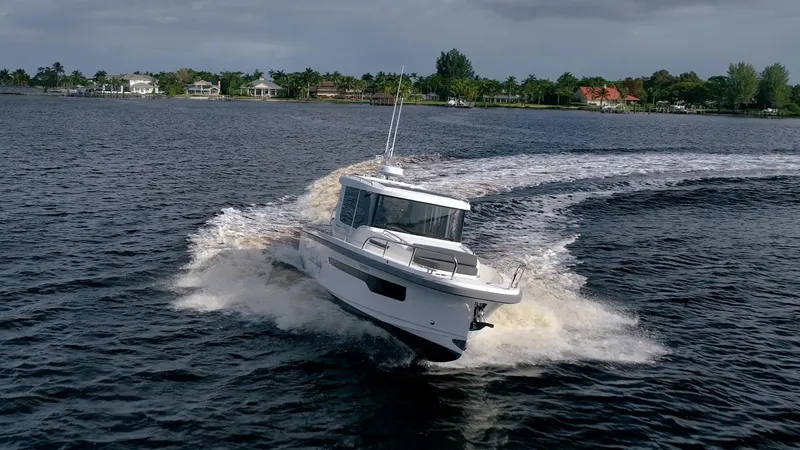 Lady Lindy Yacht Photos Pics 