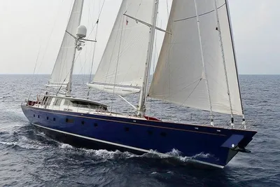 1993 Camper & Nicholsons 39m