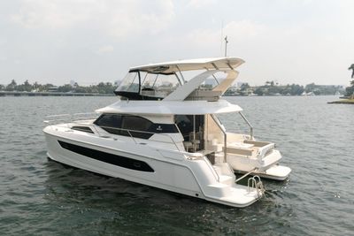 Yacht