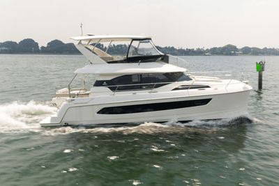 Yacht