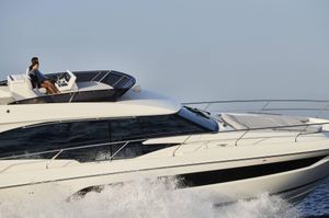 2024 Prestige 590 flybridge