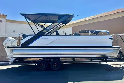 Manitou Explore 24 Navigator