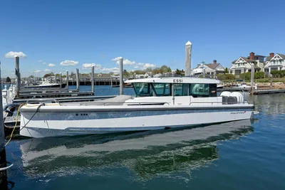 Axopar 37 Cabin