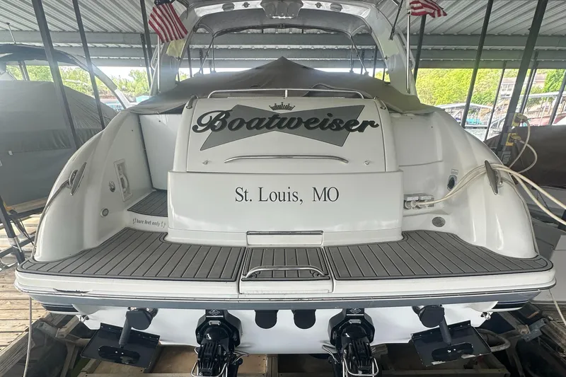  Yacht Photos Pics 2004 Formula 370 SS boat named "Boatweiser" docked in St. Louis, MO.