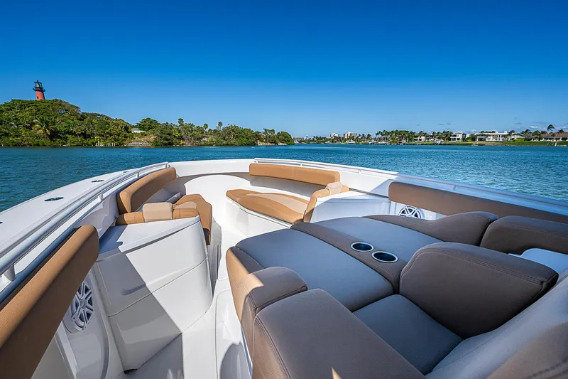 Outnumbered Yacht Photos Pics 