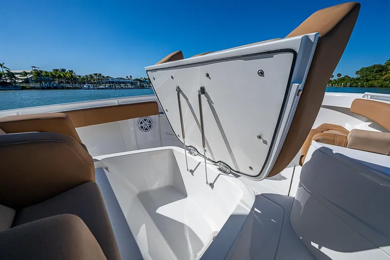 Outnumbered Yacht Photos Pics 