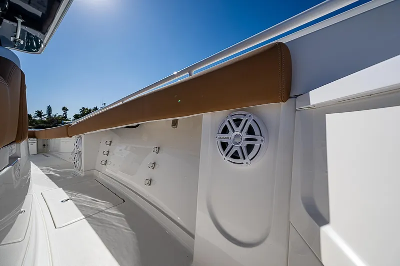 Outnumbered Yacht Photos Pics 