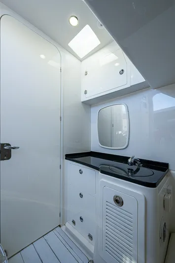 Outnumbered Yacht Photos Pics 