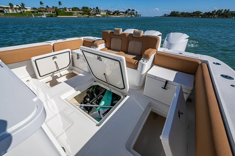 Outnumbered Yacht Photos Pics 