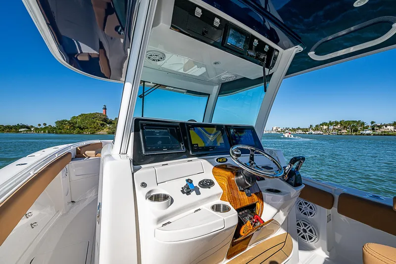 Outnumbered Yacht Photos Pics 