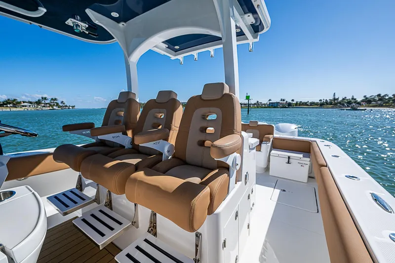 Outnumbered Yacht Photos Pics 