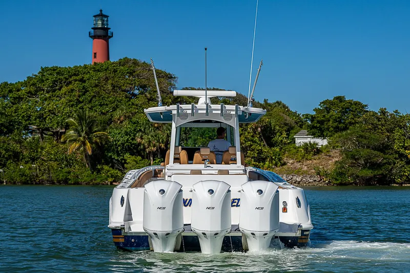 Outnumbered Yacht Photos Pics 