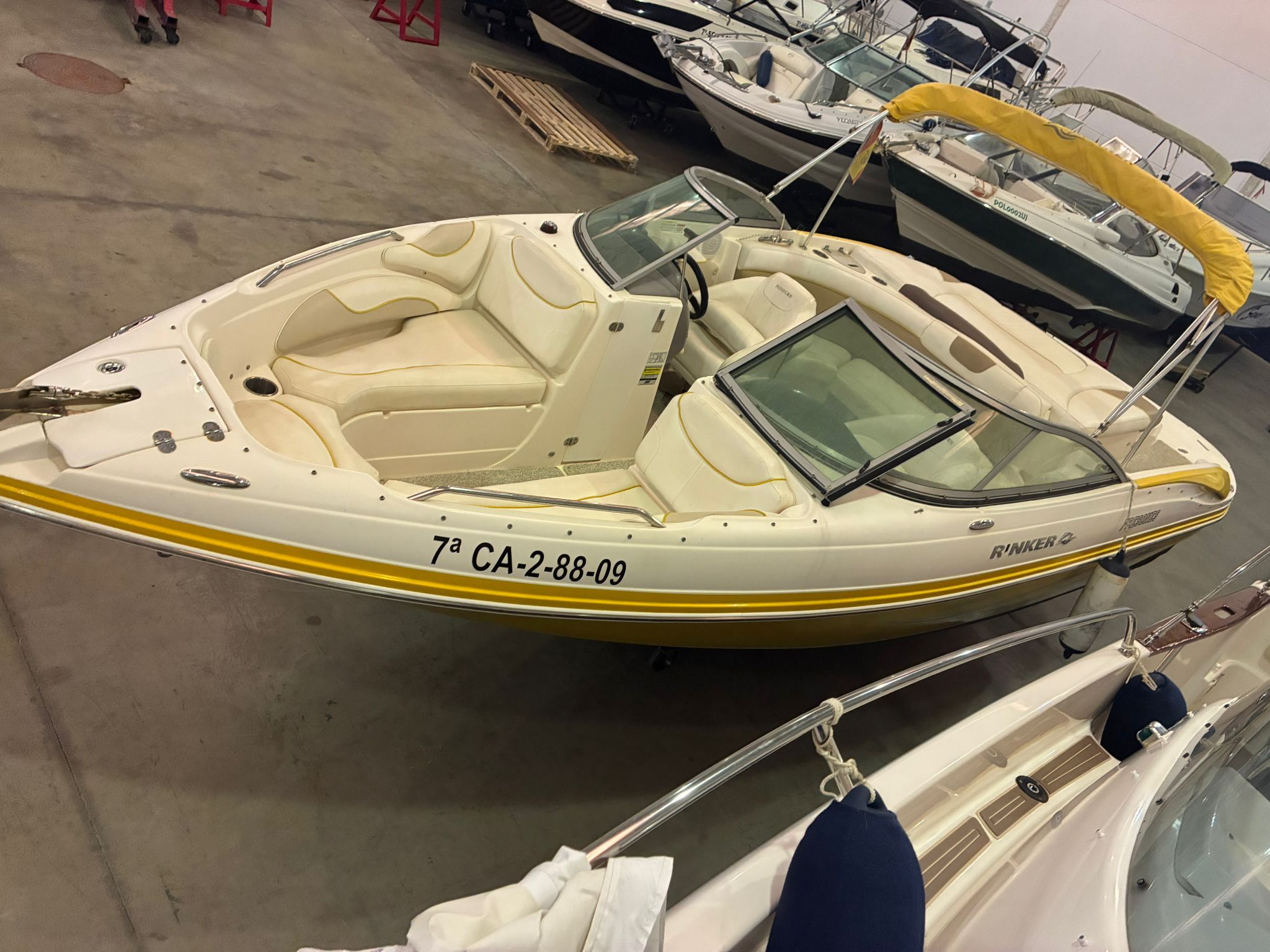 2009 Rinker 226 Captiva Bow Rider
