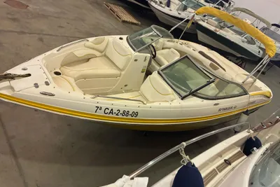 2009 Rinker 226 Captiva Bow Rider
