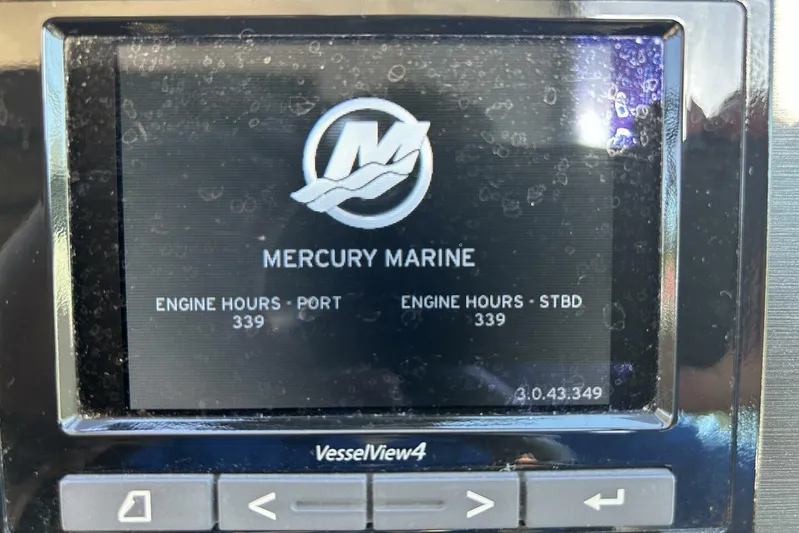  Yacht Photos Pics Display screen showing Mercury Marine engine hours for Sea Ray 350 Sundancer, 2016 model.