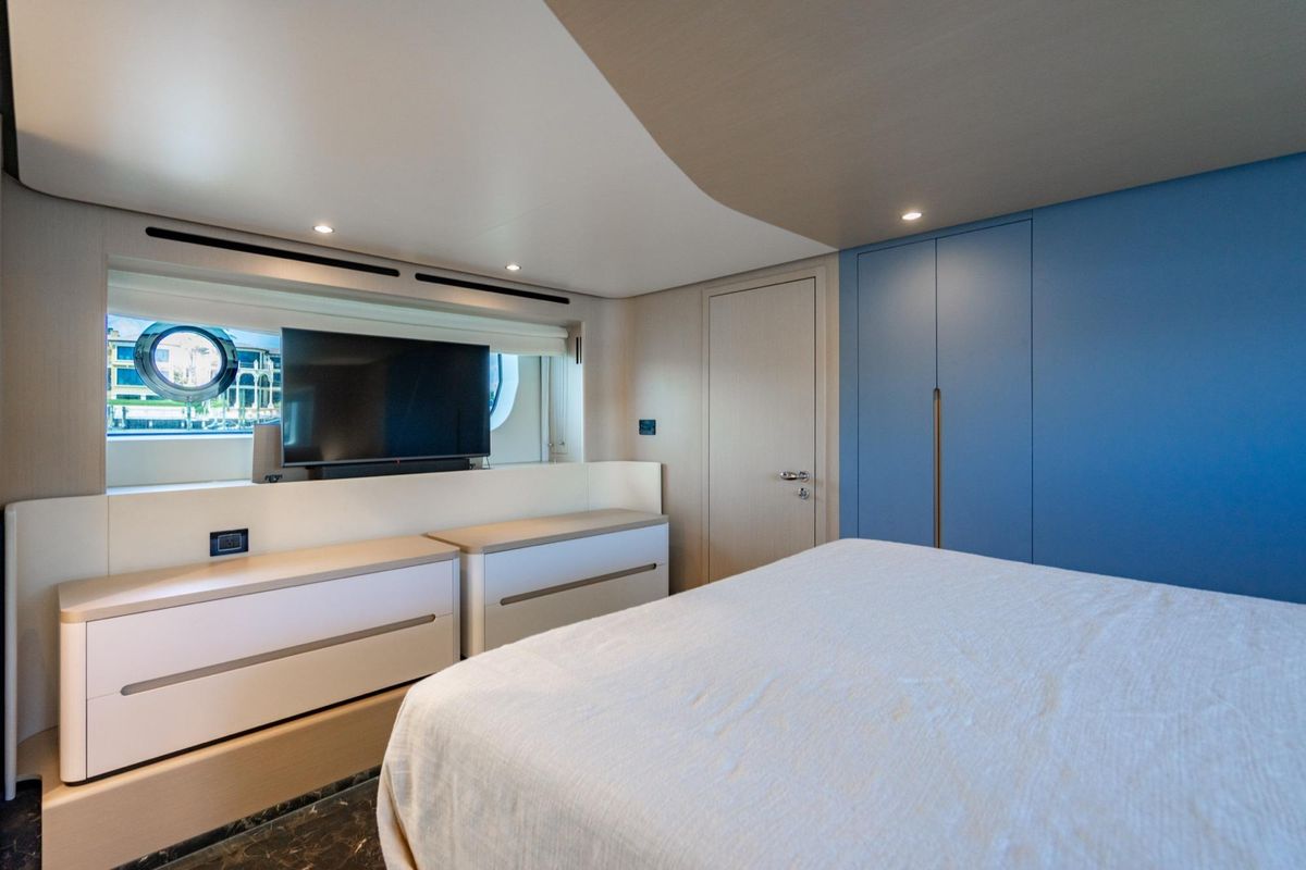 2023 Azimut 68 