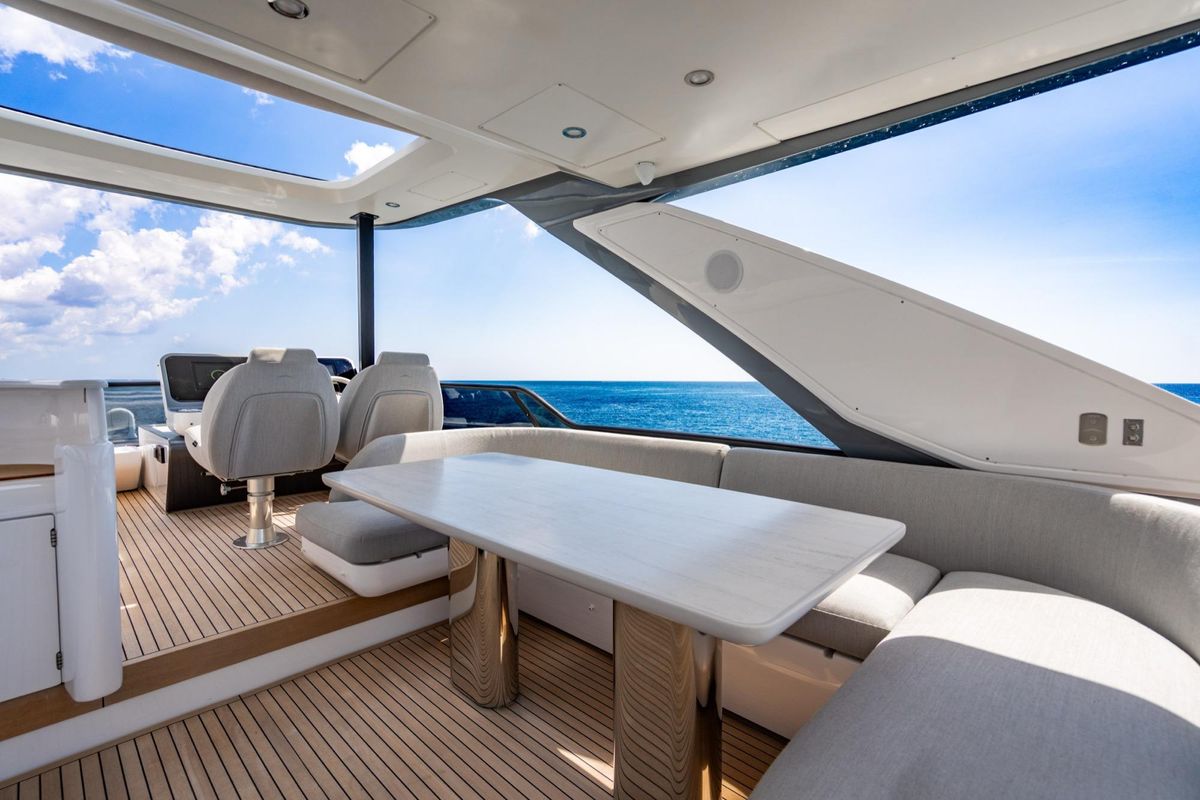 2023 Azimut 68 