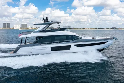 Azimut Fly 68