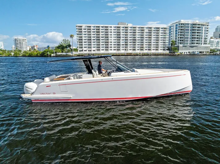 Vector 9 Yacht Photos Pics 
