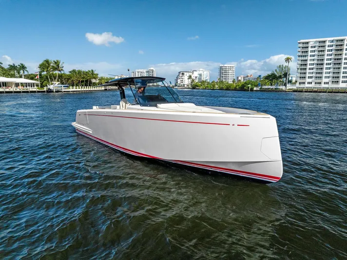 Vector 9 Yacht Photos Pics 