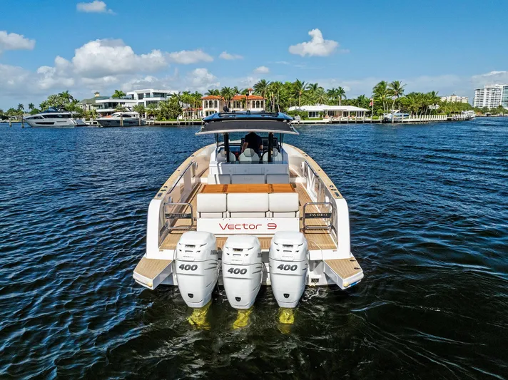 Vector 9 Yacht Photos Pics 