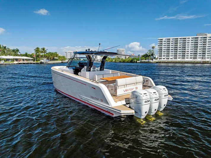 Vector 9 Yacht Photos Pics 