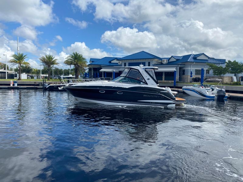 2018 Monterey 335 Sport Yacht