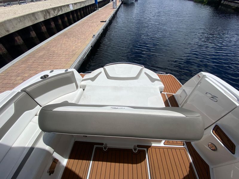 2018 Monterey 335 Sport Yacht
