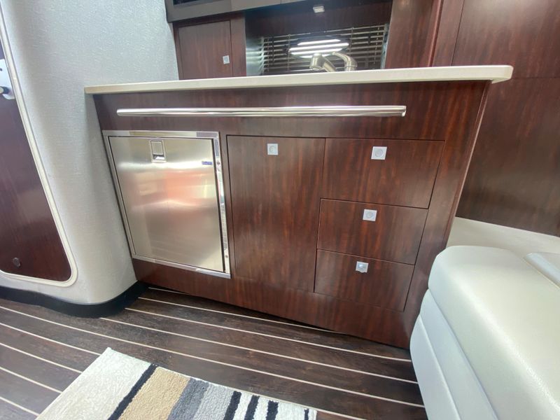 2018 Monterey 335 Sport Yacht