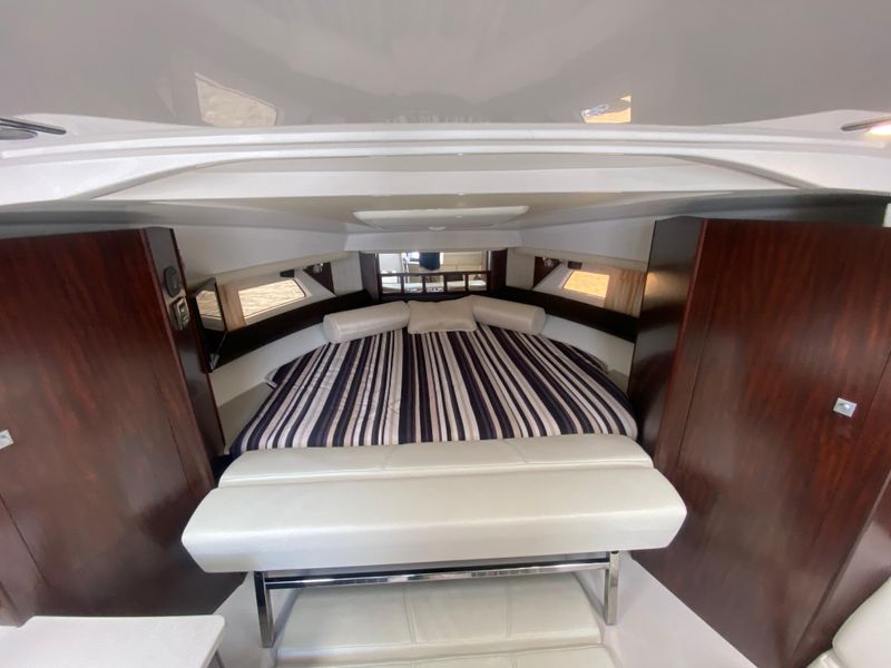 2018 Monterey 335 Sport Yacht