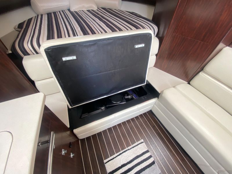2018 Monterey 335 Sport Yacht