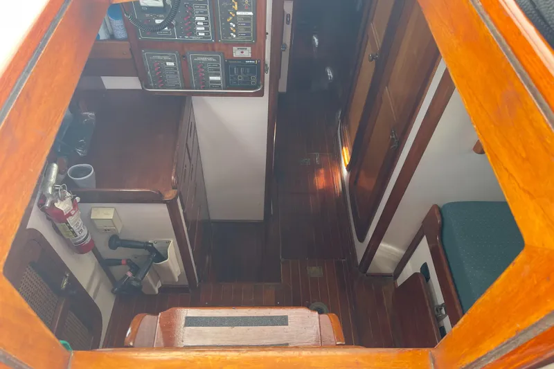 Tuckerbrnuck Yacht Photos Pics 