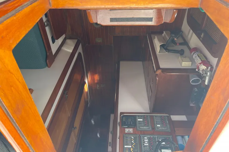 Tuckerbrnuck Yacht Photos Pics 