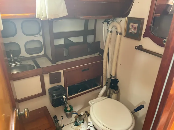 Tuckerbrnuck Yacht Photos Pics 