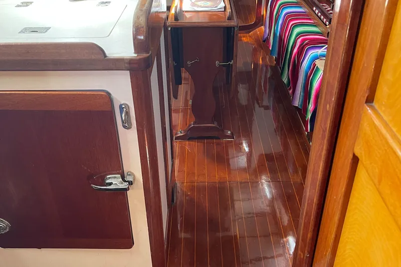 Tuckerbrnuck Yacht Photos Pics 