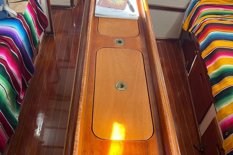 Tuckerbrnuck Yacht Photos Pics 