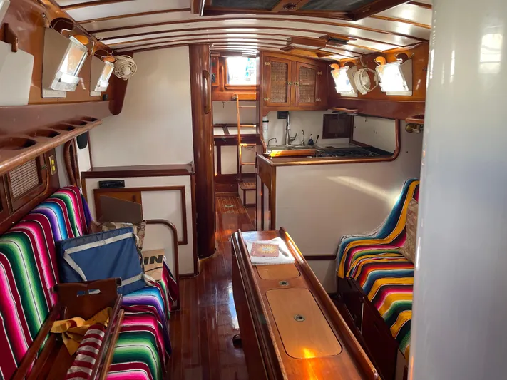 Tuckerbrnuck Yacht Photos Pics 