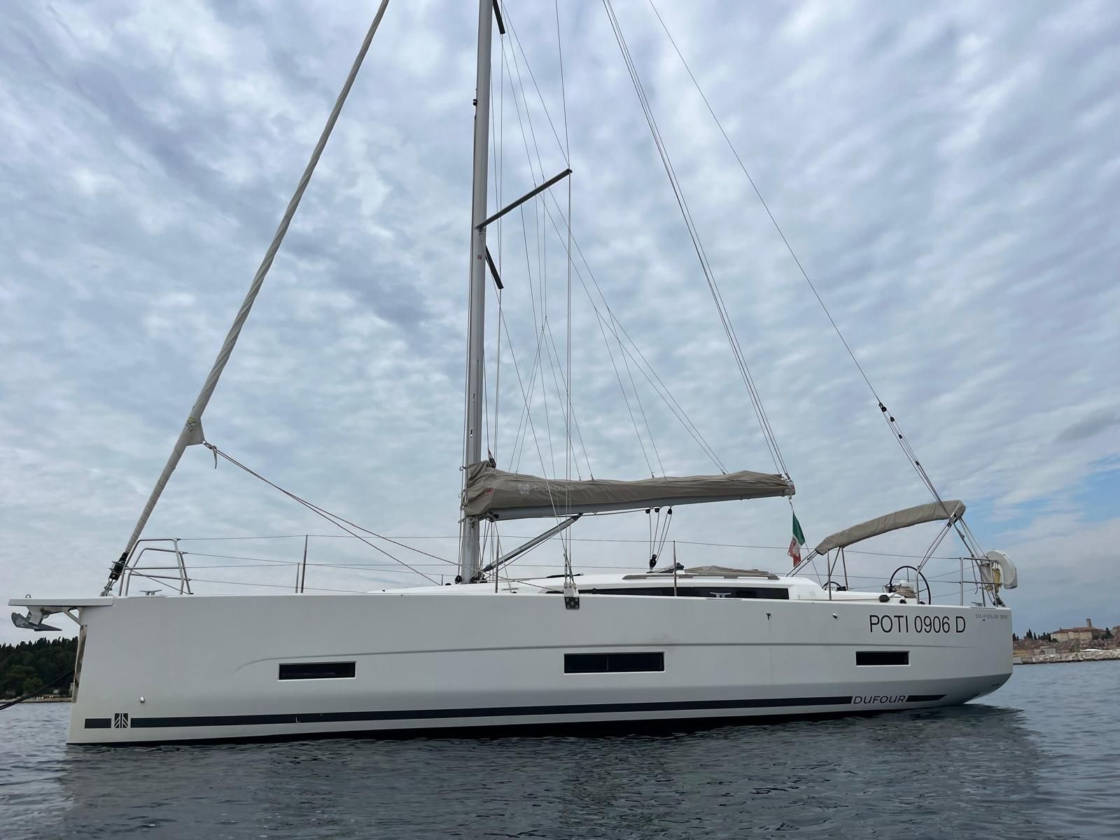 2022 Dufour Dufour 390 Grand Large