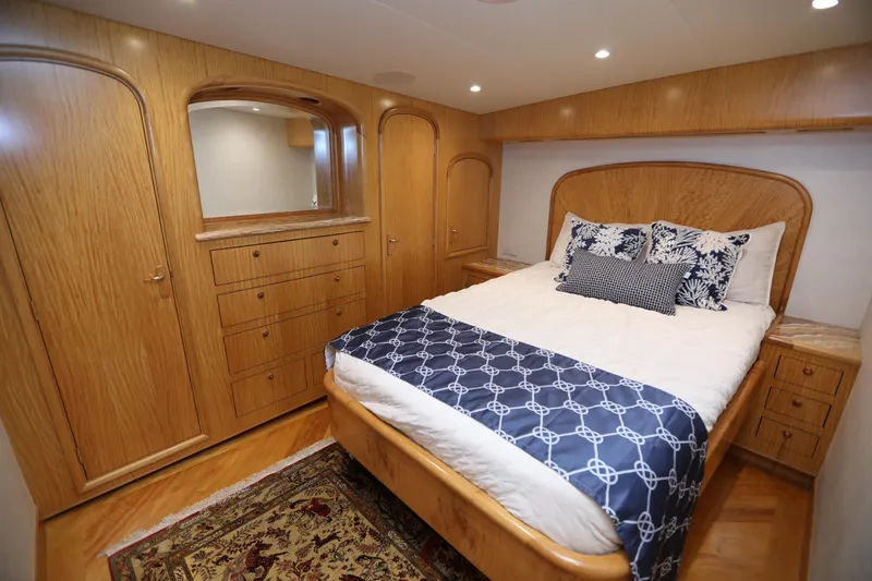 Whiskey Kilo Yacht Photos Pics Master Stateroom