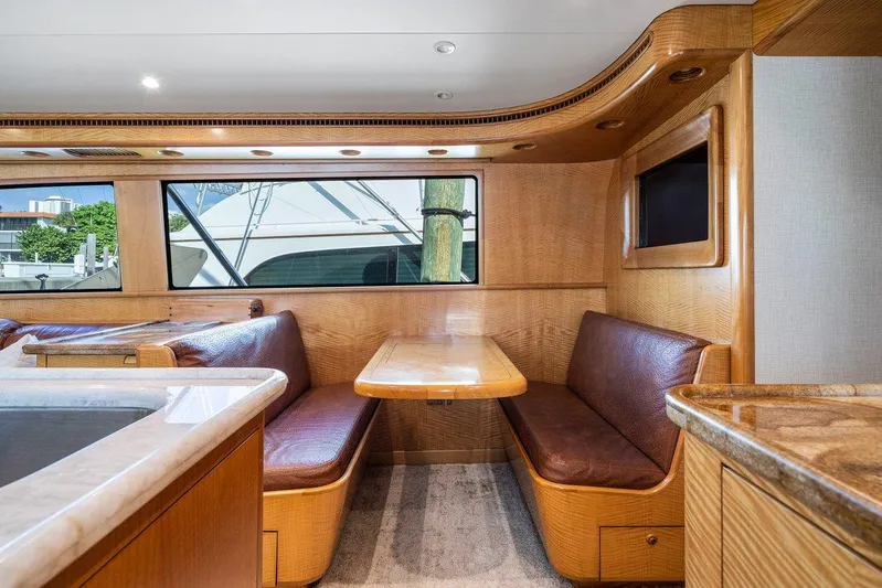 Whiskey Kilo Yacht Photos Pics Dinette