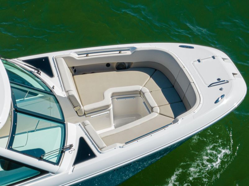 2022 Boston Whaler 320 Vantage