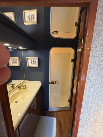 Mufasa Yacht Photos Pics Master shower
