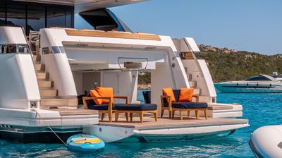 Yacht
