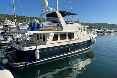 Selene 53'