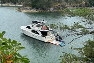 Meridian 580 Pilothouse