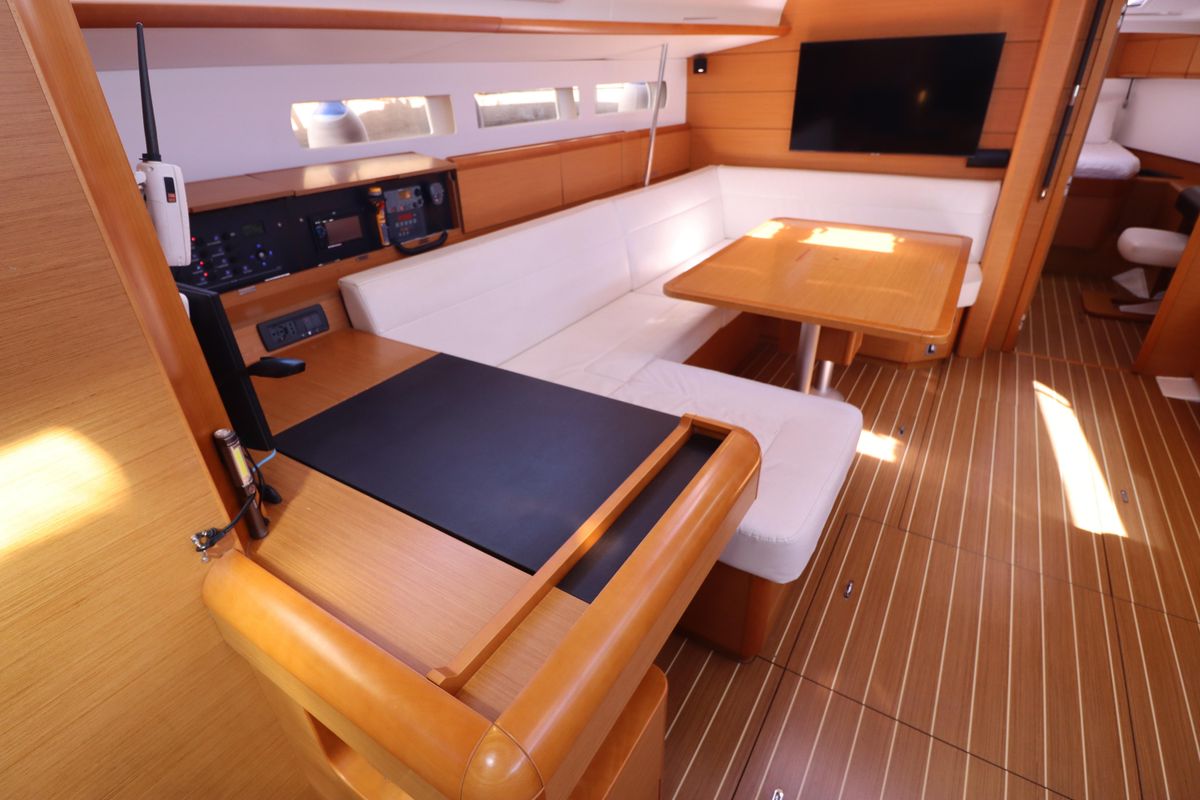 2012 Jeanneau 50 