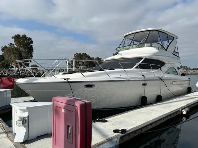 The Mystic Yacht Photos Pics 2001 Maxum 4600 SCB Limited Edition yacht docked at marina.