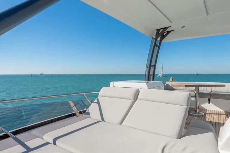 Luvick Ll Yacht Photos Pics 